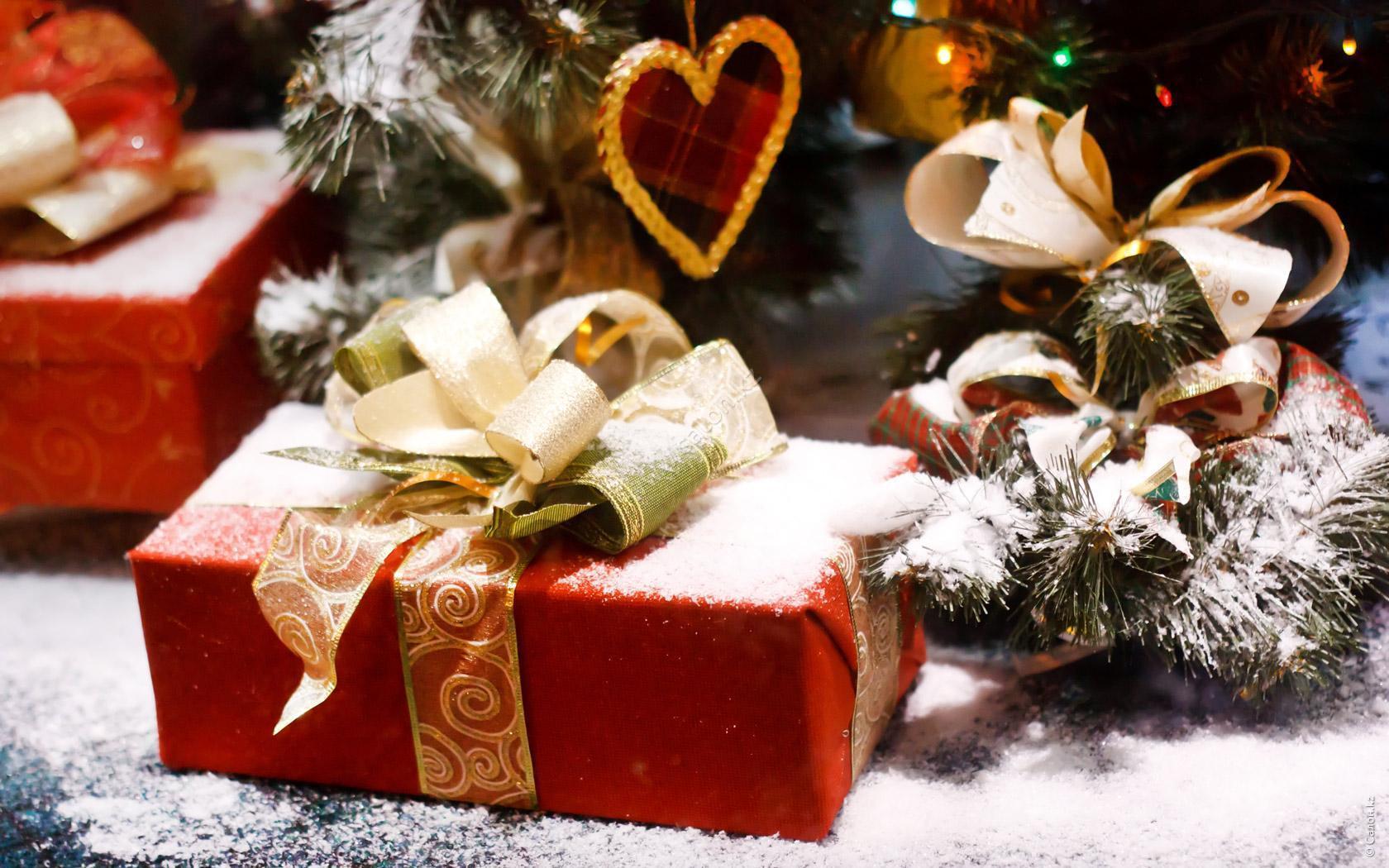 Где купить подарки в Омске к Новому году?