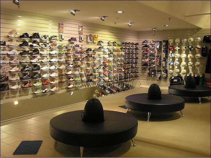 Где находятся магазины обуви в Омске?